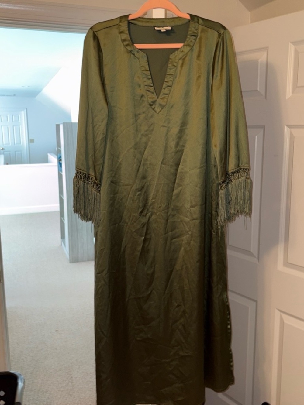 A285 - Tuckernuck Olive Green Satin Fringe Sleeve Midi Dress M
